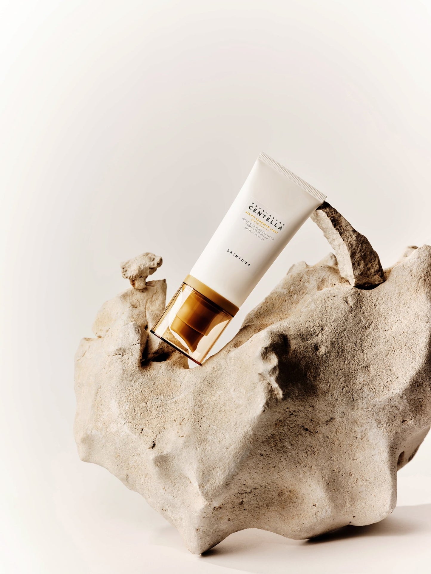 SKIN1004 Madagascar Centella Air Fit Suncream Light K BEAUTY N1