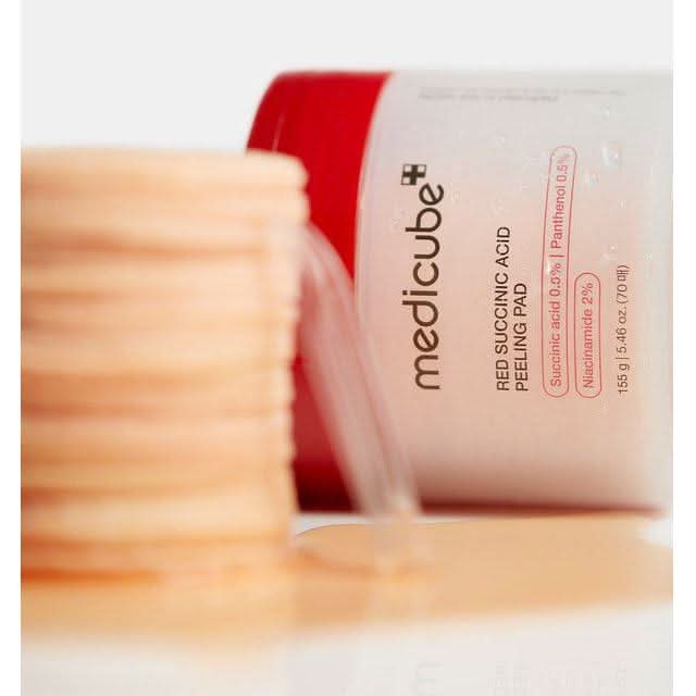 medicube Red Succinic Acid Peeling Pad – Exfoliant Doux 70 Pads
