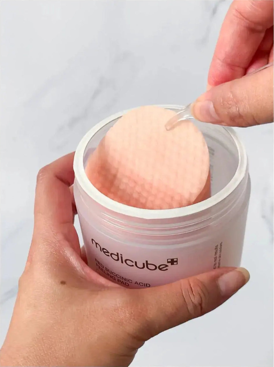 medicube Red Succinic Acid Peeling Pad – Exfoliant Doux 70 Pads